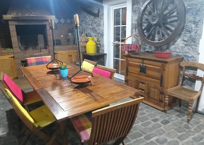 The Old School * Calheta